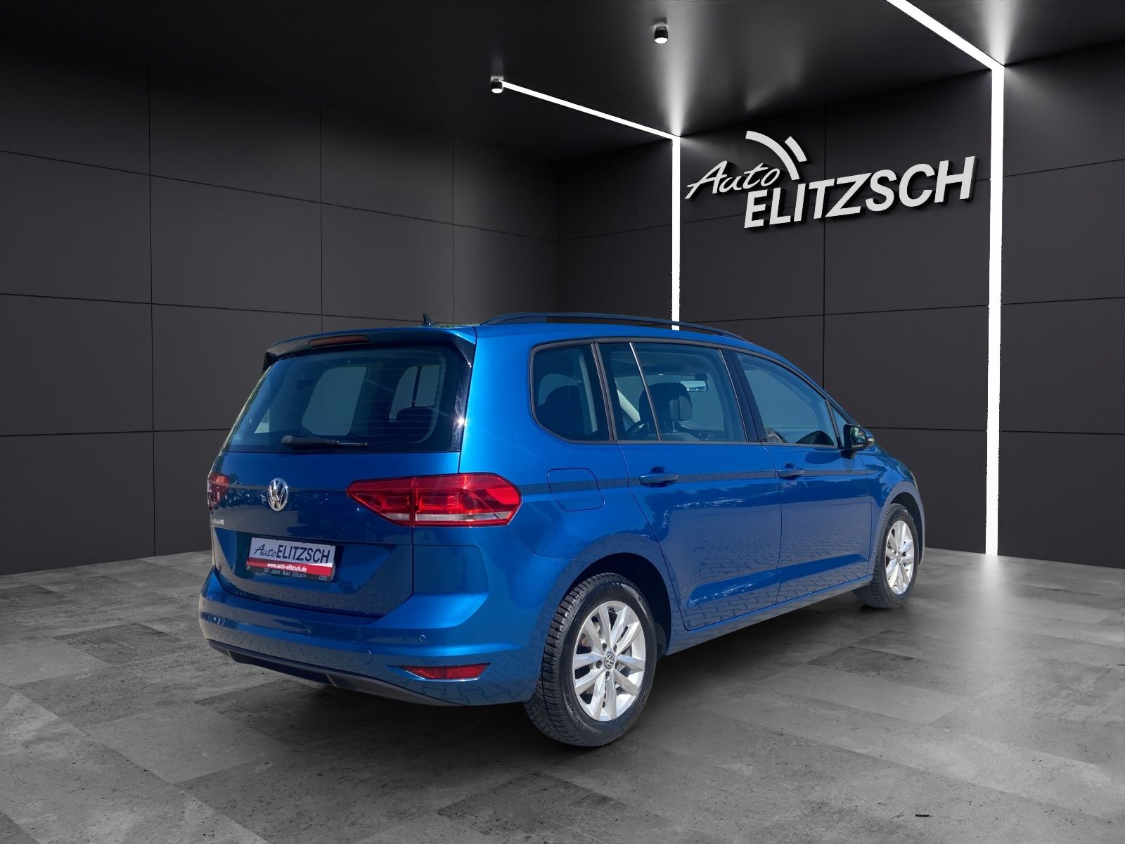 Fahrzeugabbildung Volkswagen Touran Comfortline 7-Si Climatronic PDC SH LM