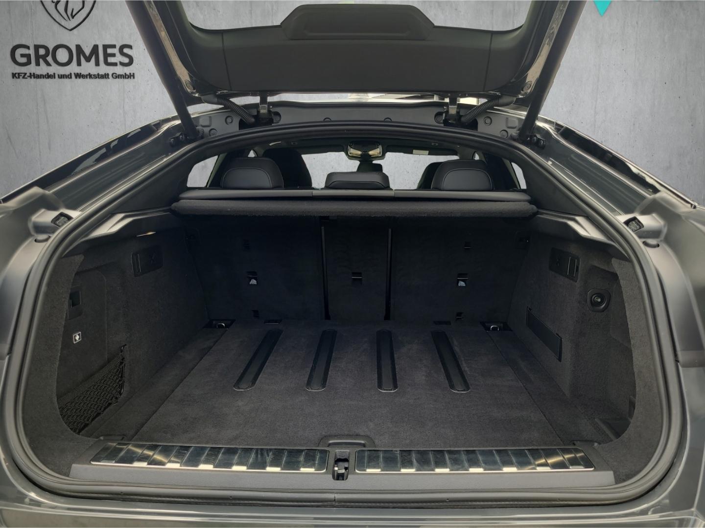 BMW X6 M60 xDrive Sportpaket HUD AD StandHZG AHK-kla