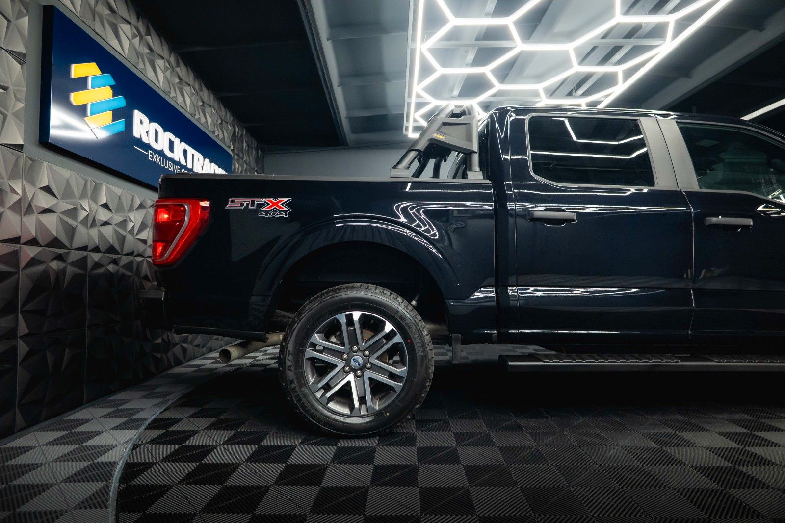 Fahrzeugabbildung Ford F150 5.0L V8 4x4 Offroad  SuperCrew RAPTOR 19%