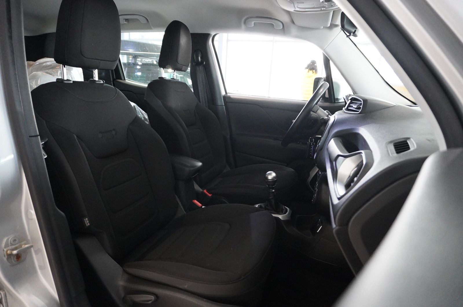 Fahrzeugabbildung Jeep Renegade 1.4T LIMITED KLIMA/SHZ/PDC/TEMP/AHK