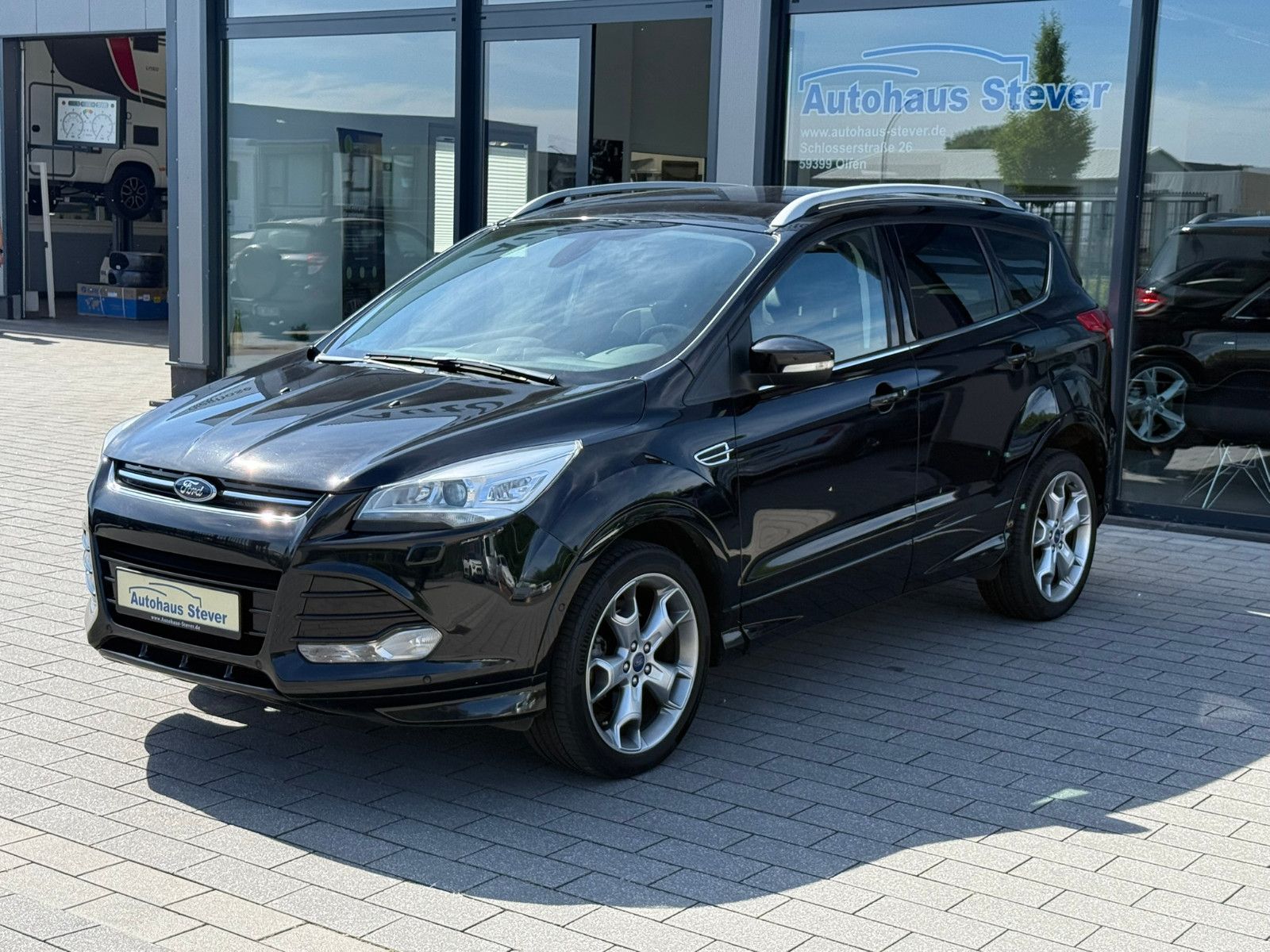 Fahrzeugabbildung Ford Kuga Individual KLIMAAUTO SITZHEIZUNG AHK