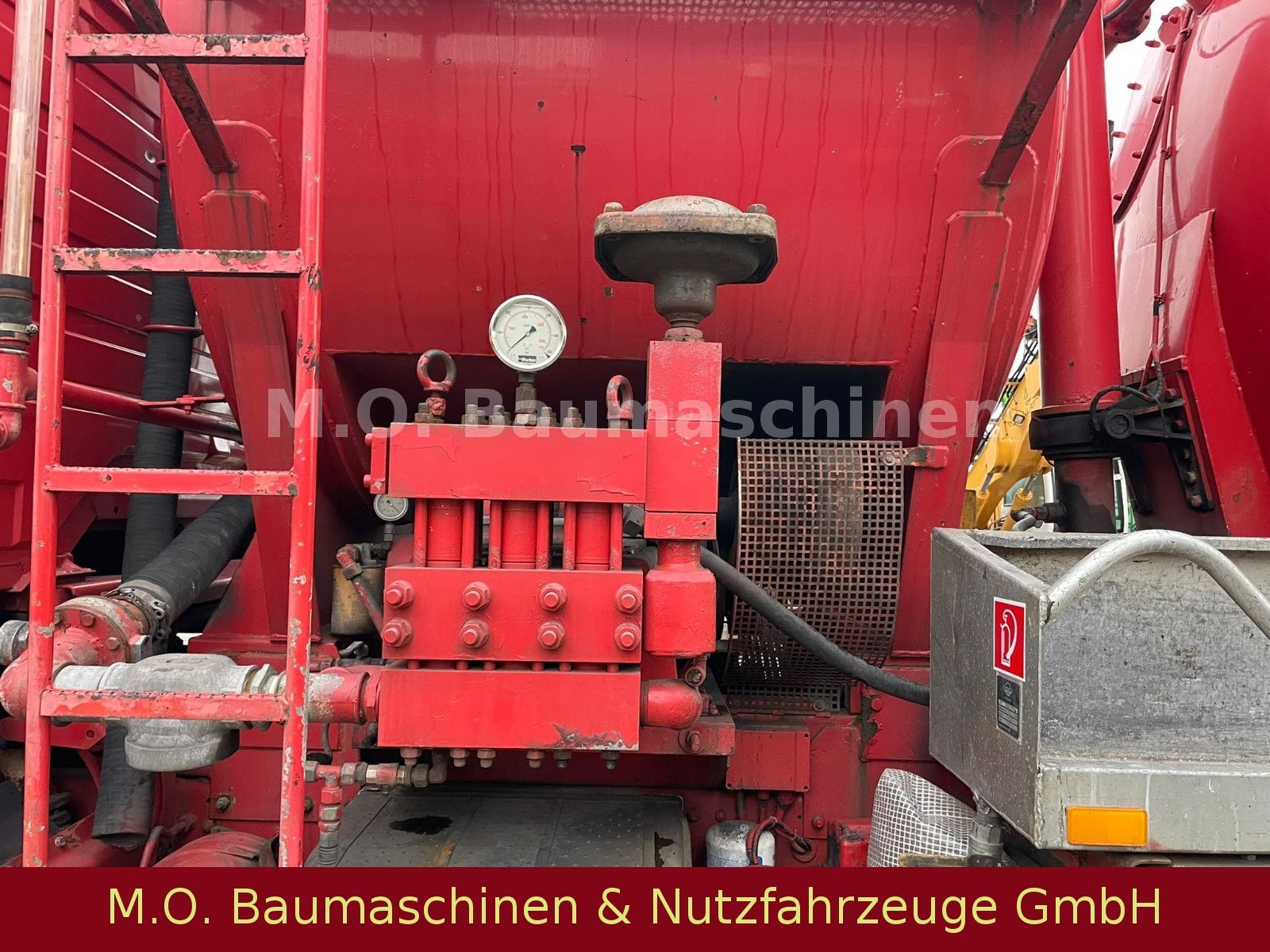 Fahrzeugabbildung Andere Kutschke D/NRW/017906/Saug-und Spülwagen /9.000L
