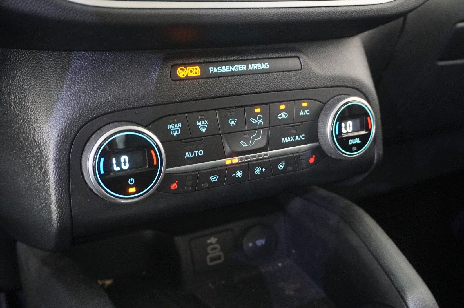 Fahrzeugabbildung Ford Kuga 2.5 HYBRID COOL & CON. NAVI/LED/SPORT/DAB+