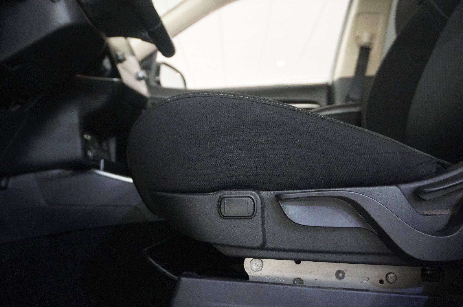 Fahrzeugabbildung Mitsubishi Outlander 2.4 PHEV 4WD NAVI/LED/KAMERA/DAB/AHK