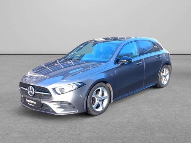 Mercedes-Benz A 200 Kompaktlimousine AMG Line*Night Paket*LED