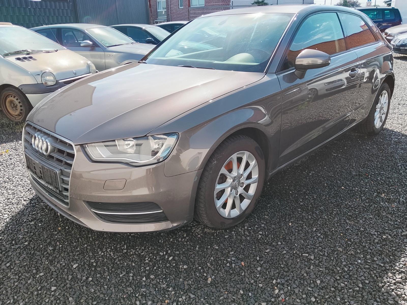 Audi A3 1.6 TDI / Attraction / NAVI / KLIMA /