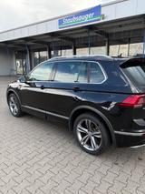 Volkswagen Tiguan 2.0 TSI 162kW DSG 4MOTION Highline Hi... - VW Tiguan Gebrauchtwagen in Gelsenkirchen