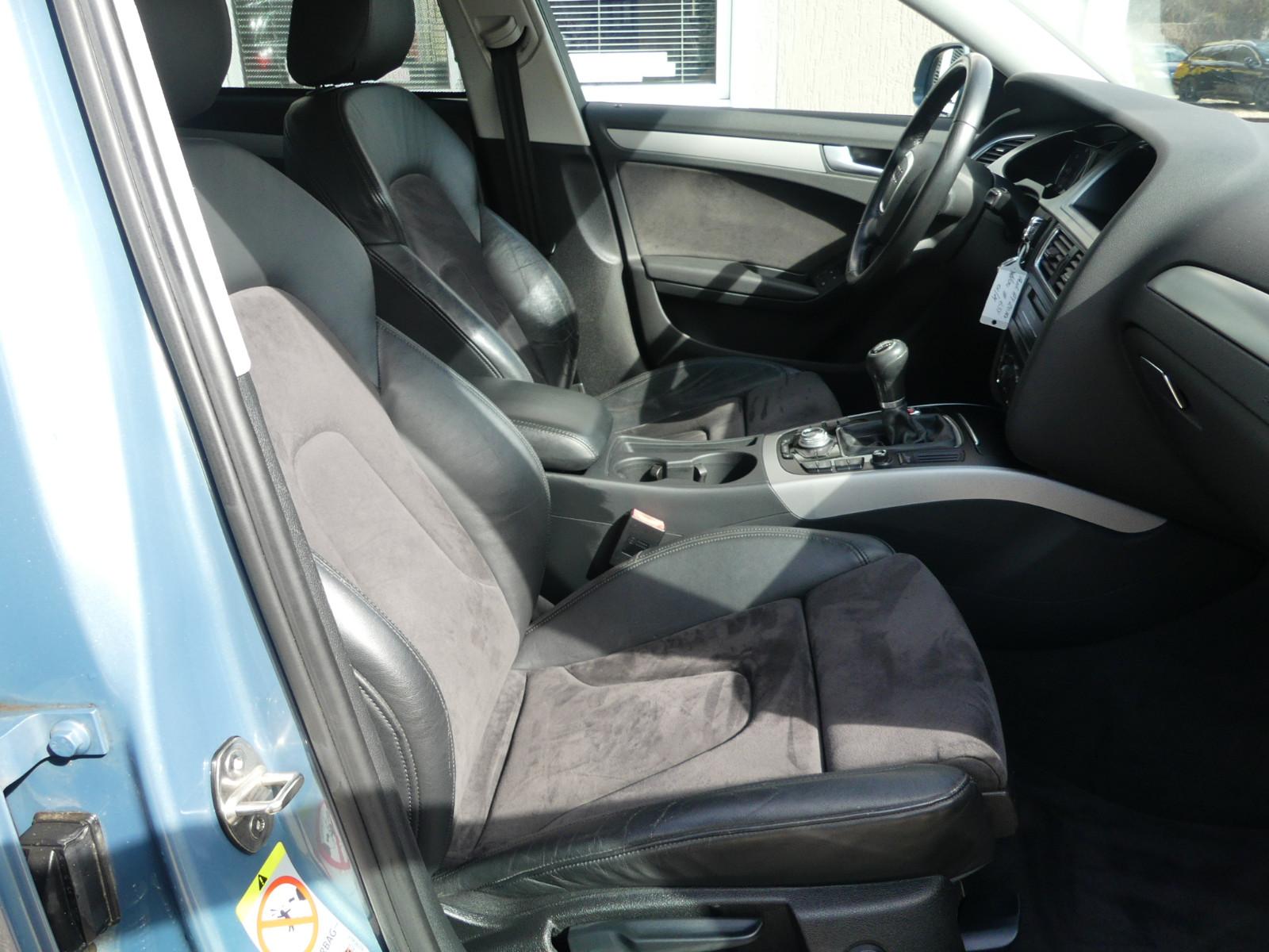 Audi A4 2011 — photo 17