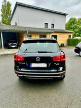 Volkswagen Touareg 3.0 V6 TDI R-Line*AHK*PANO*4M*Luftfeder. - Volkswagen Touareg: 6.0