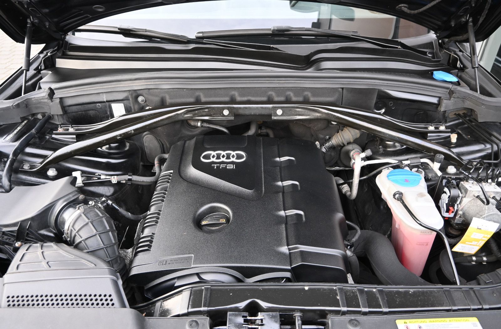Fahrzeugabbildung Audi Q5 2.0 TFSI quattro S LINE °XEN.°8-FACH ALU°1.HD