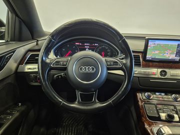 Audi A8 - 10