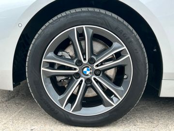 Fahrzeugabbildung BMW 118i Sport Line Kamera Navi SHZ LED GRA FSP