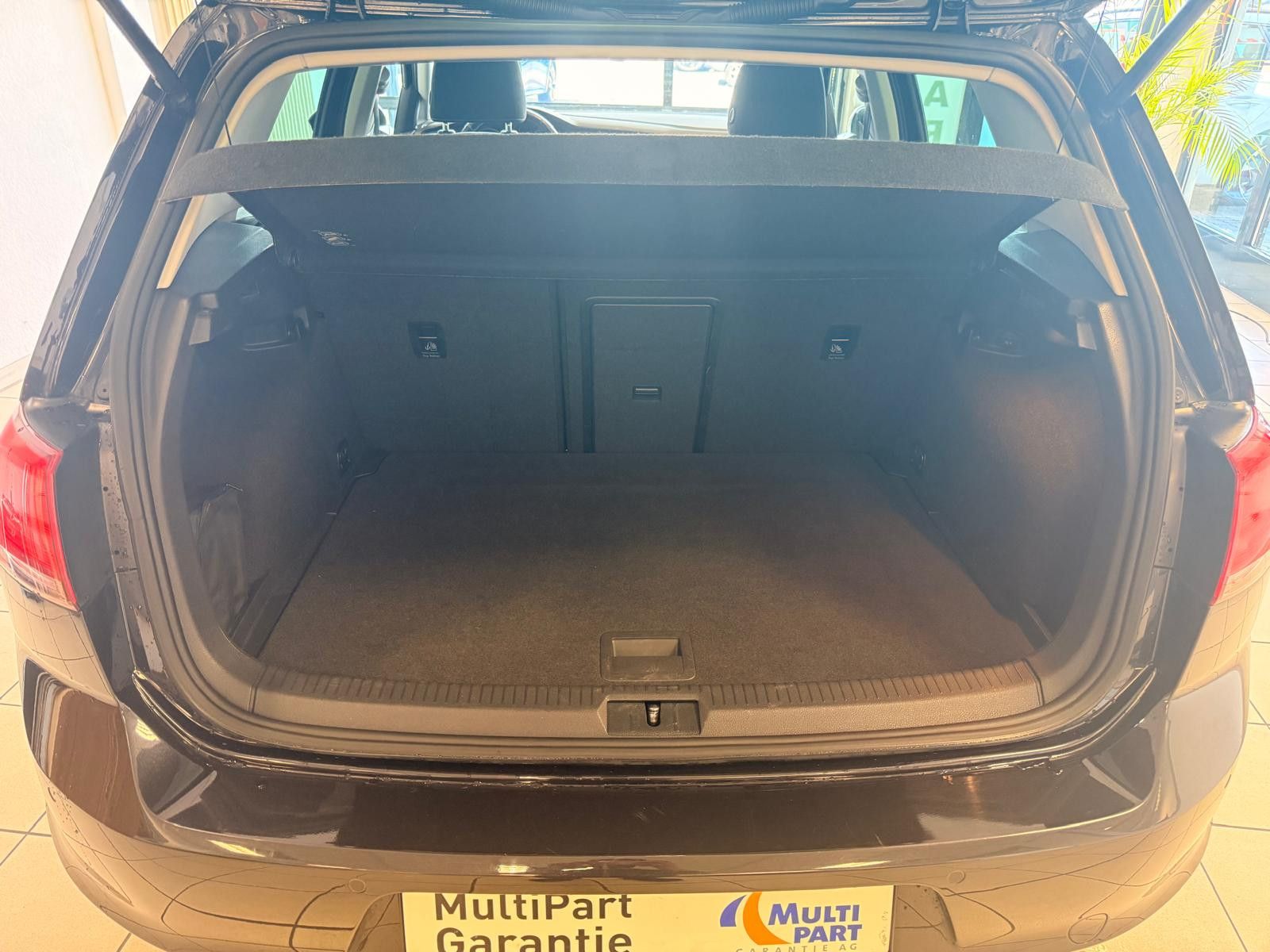Fahrzeugabbildung Volkswagen Golf VII Lim. Lounge BMT / KLIMA / NAVI /