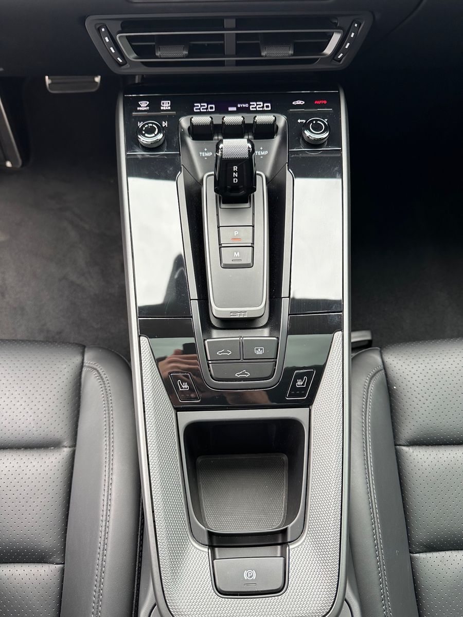 Fahrzeugabbildung Porsche 992 Carrera S NAV+LED+KAM+BOSE+SPORT-ABGAS