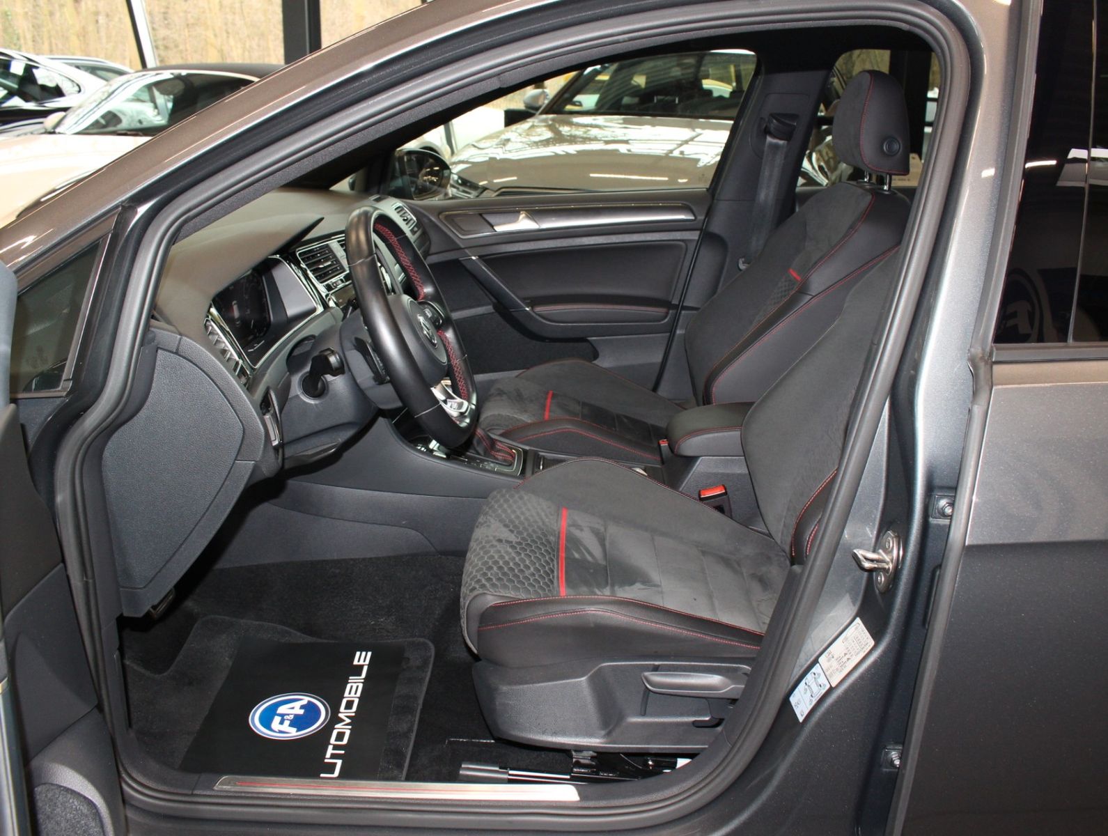 Fahrzeugabbildung Volkswagen Golf VII GTI Performance 1. Hand*Standhzg*JP Per