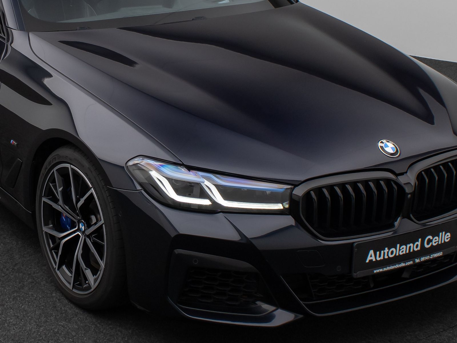 Fahrzeugabbildung BMW M550i xD Glasdach Laser 360°HUD DAB H/K SoftCl