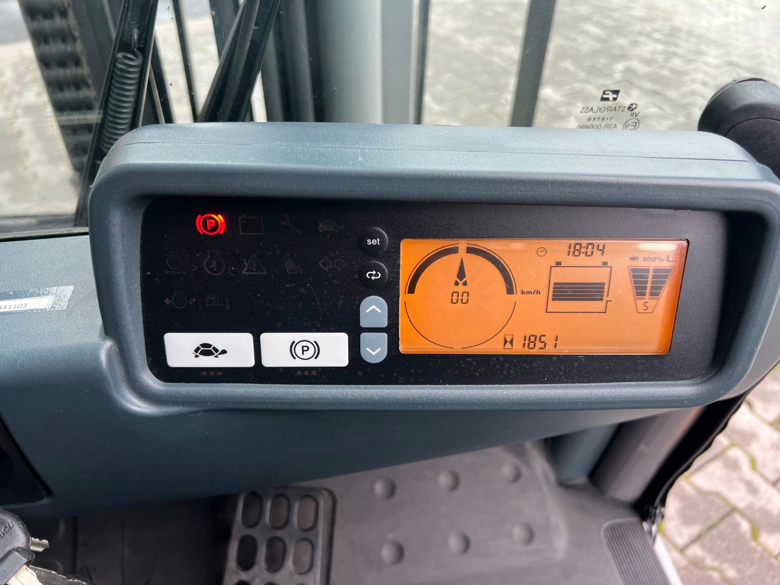 Fahrzeugabbildung Jungheinrich EFG 215 / Triplex 4.25m / 1.851h / Batterie 2023