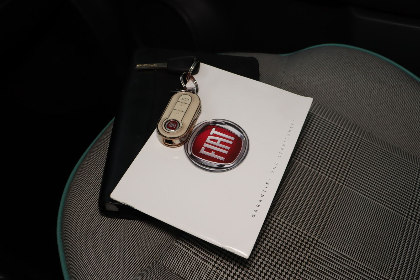 Fahrzeugabbildung Fiat 500 1.2 8V Lounge * Klima * Alu