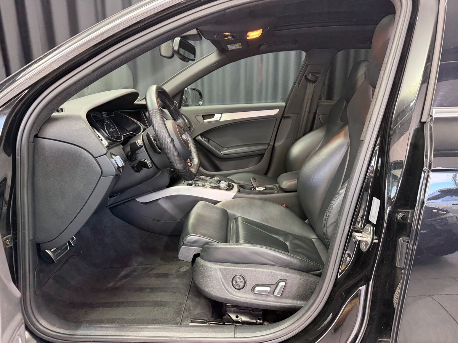 Fahrzeugabbildung Audi A4 Avant S line quattro|B&O|RS-SITZE|NAVI