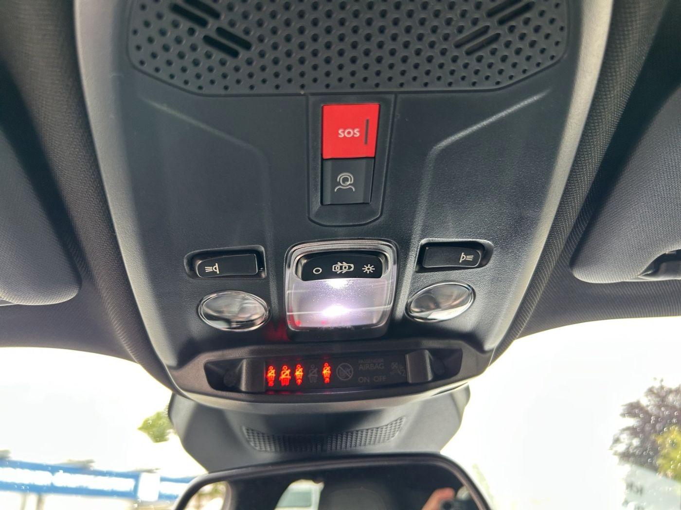 Peugeot 2008 1.2 145 Allure LED+SHZ+Alcant.+PDC+SpurH