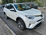 Toyota RAV 4 2,5-l-Hybrid Team Deutschland Auto 4x2... - Toyota RAV 4 Gebrauchtwagen in Berlin