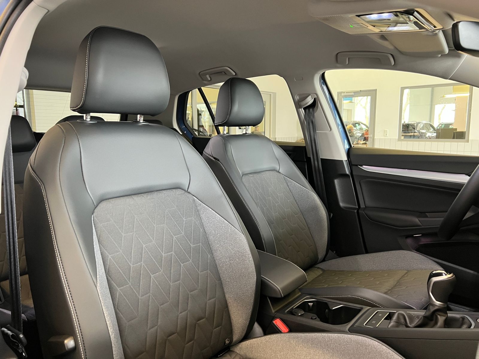 Fahrzeugabbildung Volkswagen Golf VIII GOAL 1.5 TSI *LED, App-Connect, 16'-LM