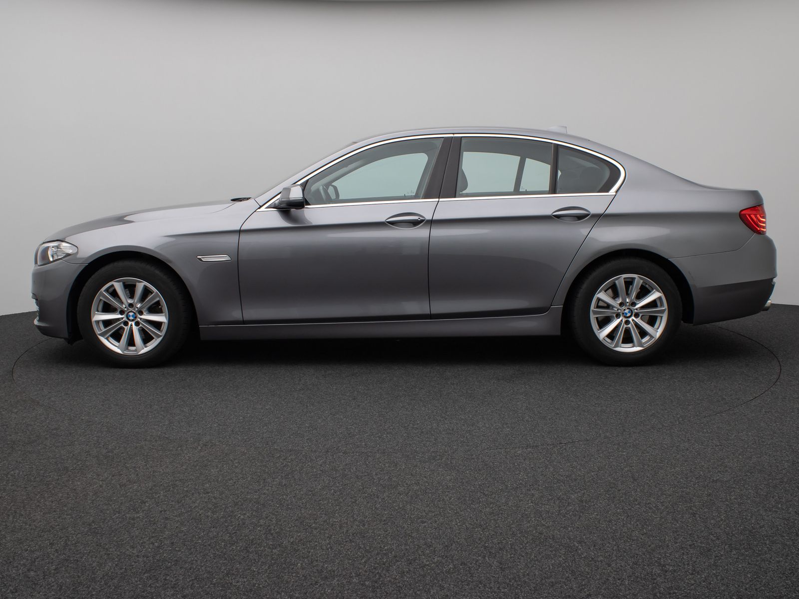 Fahrzeugabbildung BMW 520d Navi Sitzhzg Bi-Xenon PDC Tempomat