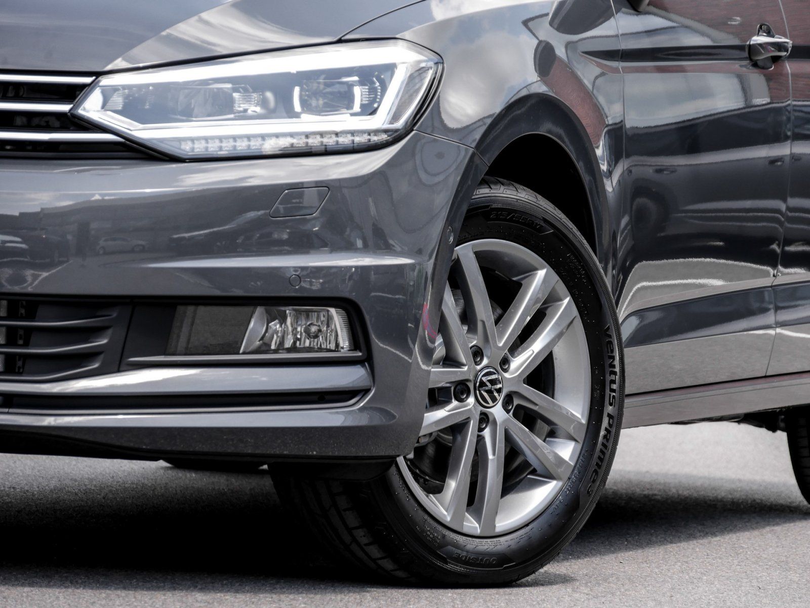 Volkswagen Touran Last Edition 1.5 TSI DSG LED Navi AHK ACC foto 5