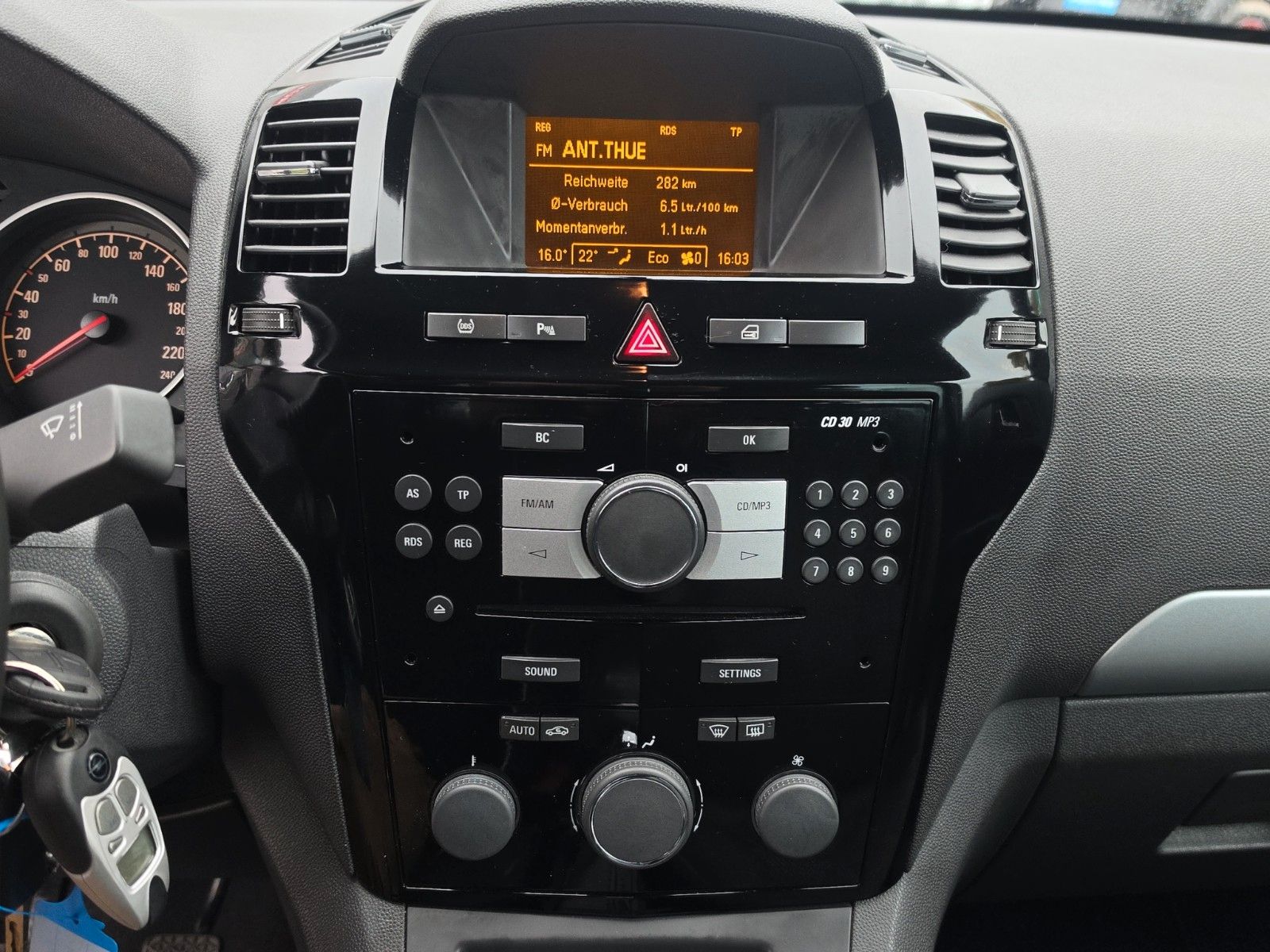 Fahrzeugabbildung Opel Zafira B Innovation "110 Jahre" 7-Sitzer 1.Hand
