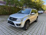 Suzuki Grand Vitara 1.9 DDiS 4x4 Comfort Klima Euro5 - silberne Suzuki Grand Vitara
