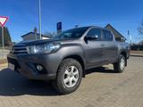 Toyota Hilux Double Cab Comfort 4x4 Temp Kamera Kabine - Toyota Hilux mit Diesel-Antrieb: Geländewagen