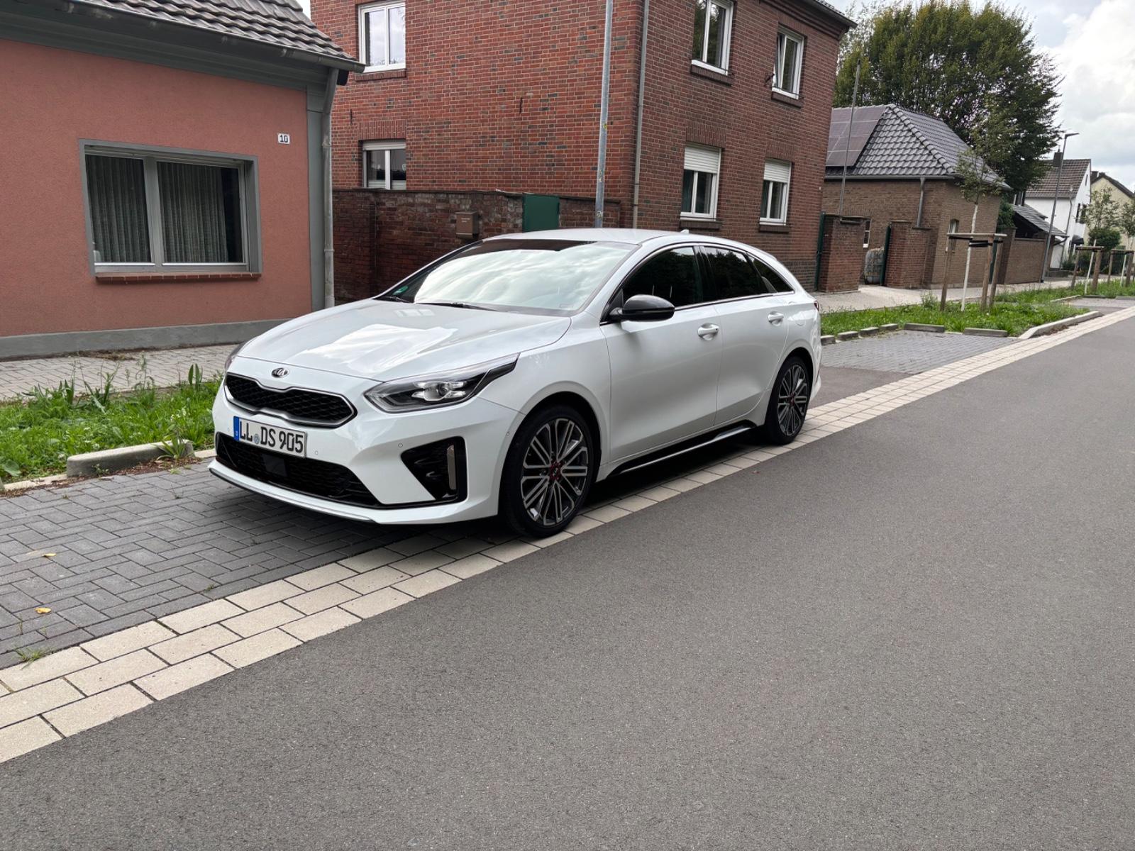 Kia ProCeed 1.6 CRDi Hybrid/AHK/Soundsystem/Navi