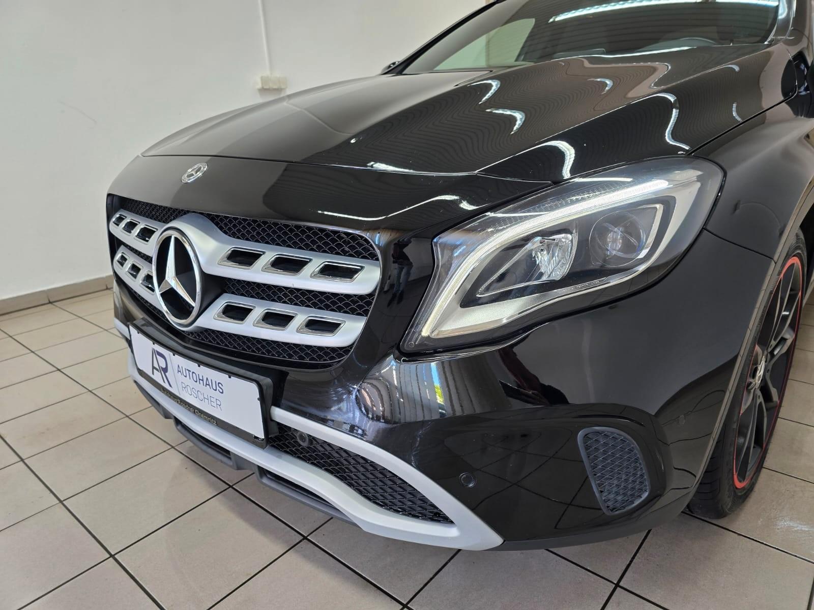Mercedes-Benz GLA 200 d Style LED Navi Teilleder Telefon 19"
