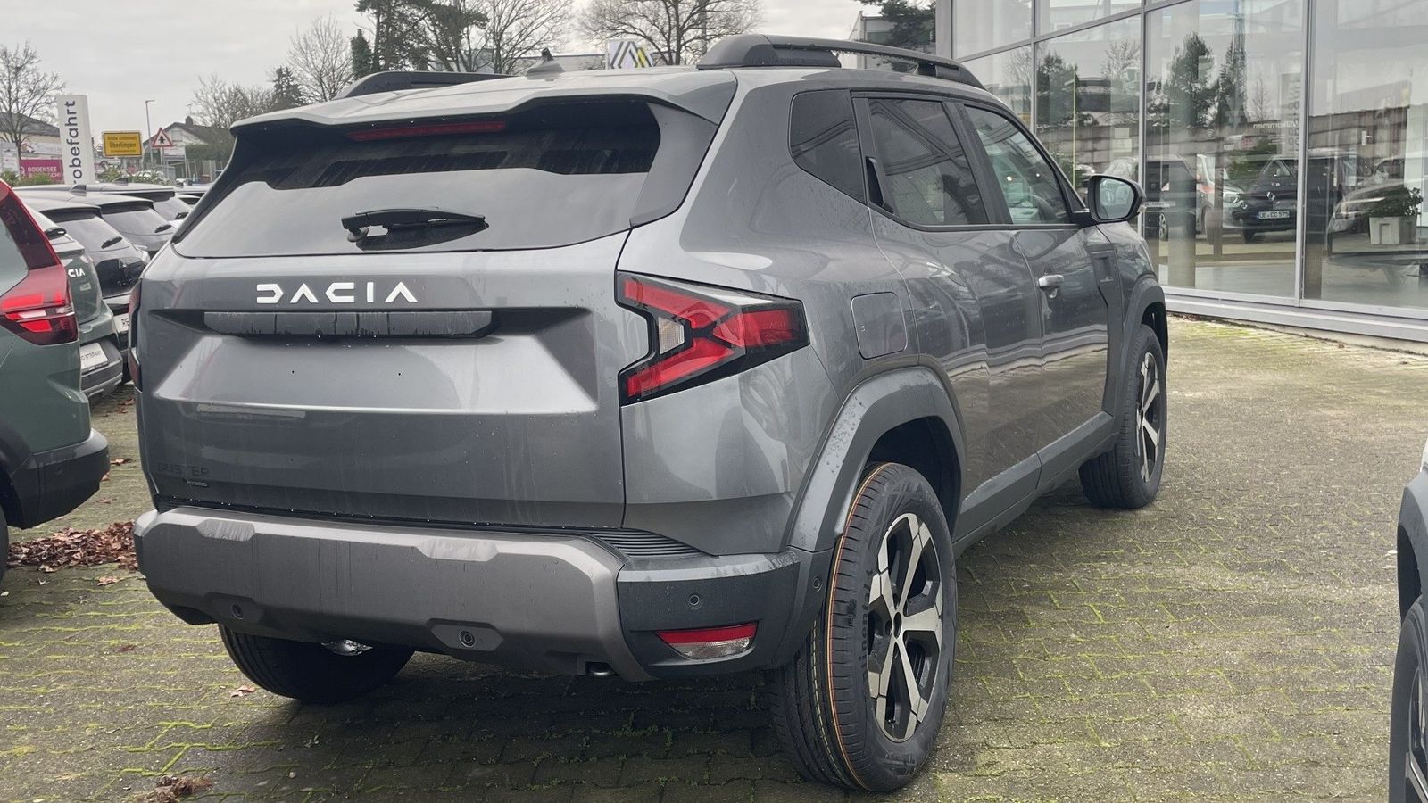 Fahrzeugabbildung Dacia Duster Journey Hybrid 155 Modell 2026