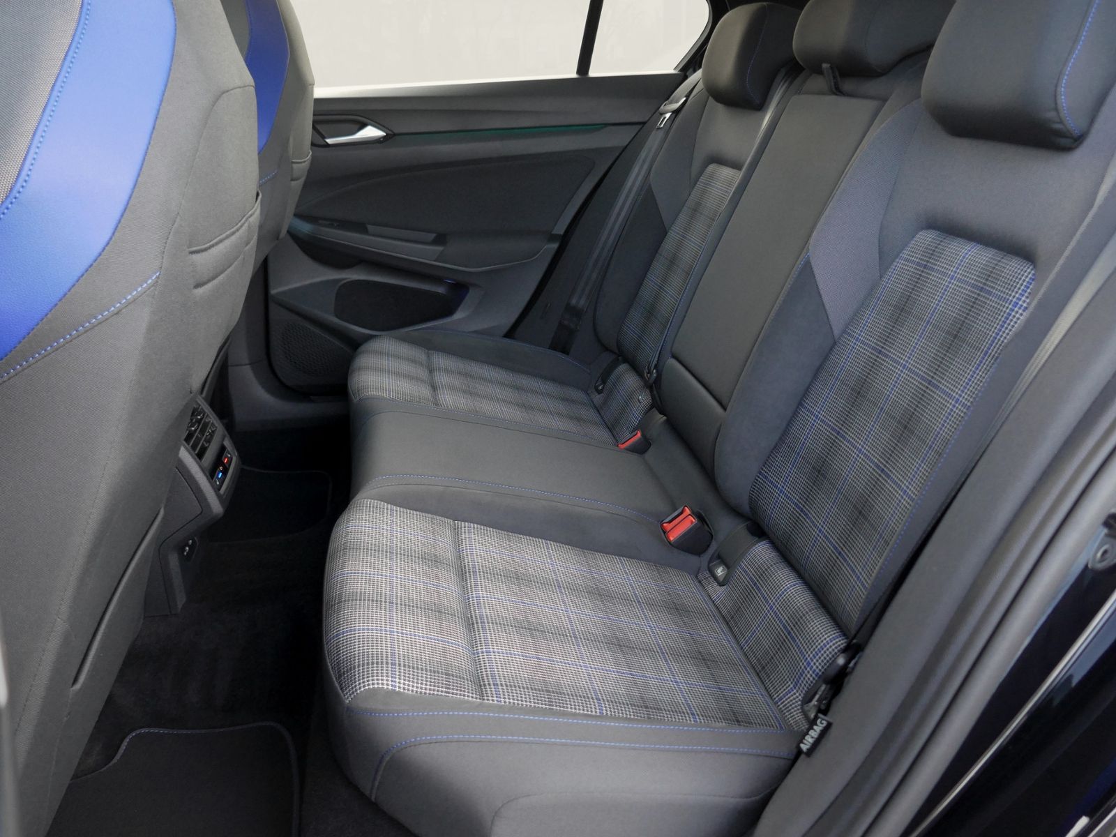 Fahrzeugabbildung Volkswagen Golf GTE 1.4 TSI eHybrid DSG | LED AHK RFK ACC