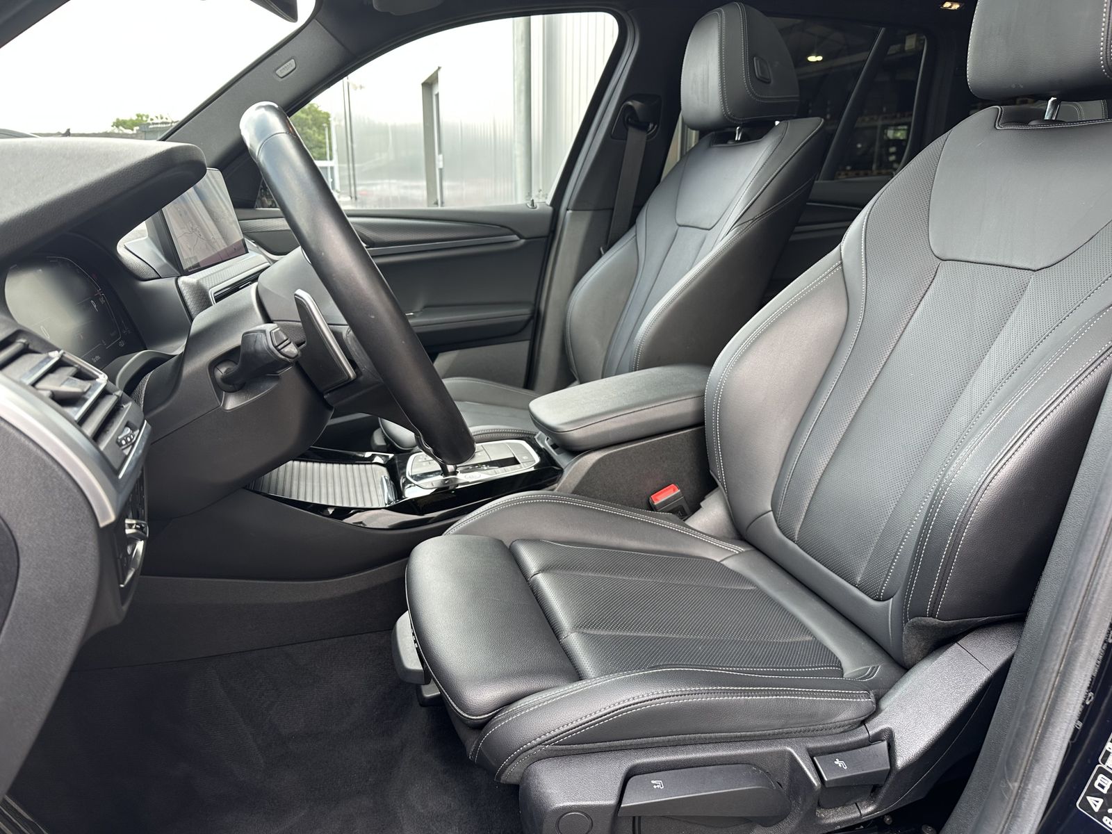 Fahrzeugabbildung BMW X3 xDrive20d M-Sport NAV+LED+PANORAMA+HIFI+VCOCK