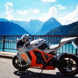 KTM RC8R  - KTM RC8R