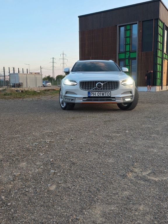 Image of Volvo V90 Cross Country