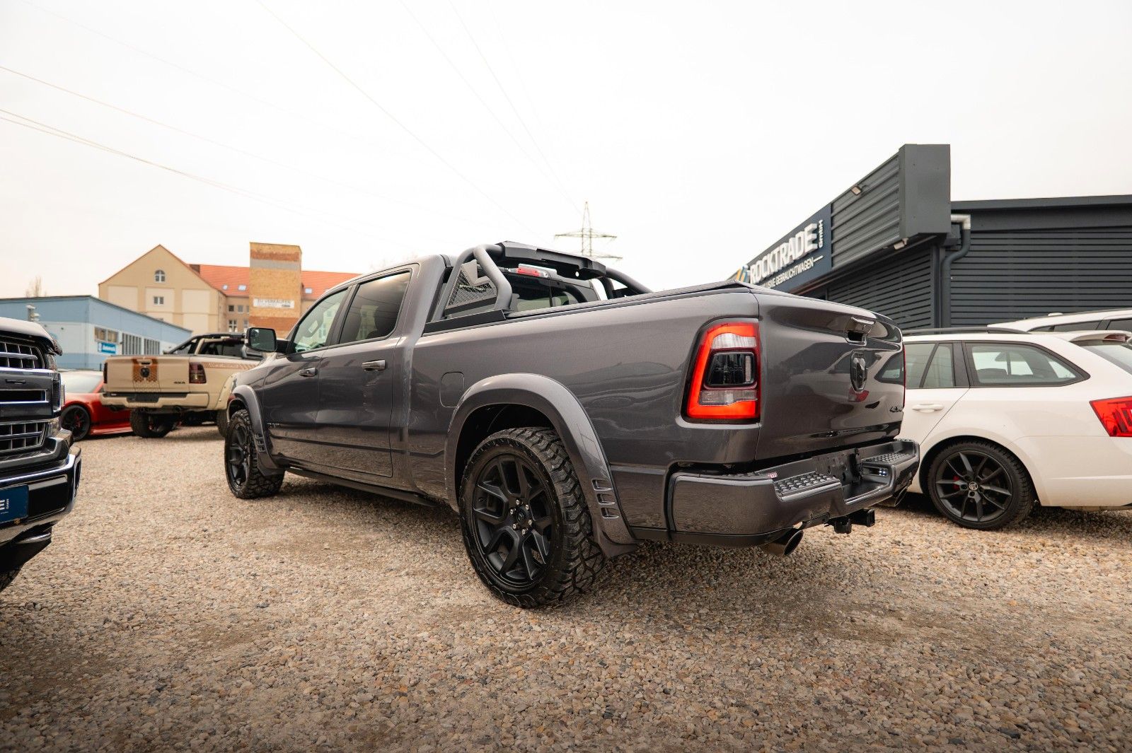 Fahrzeugabbildung Dodge RAM 5.7 V8 HEMI 4x4 Limited Longbed Airmatic 19%
