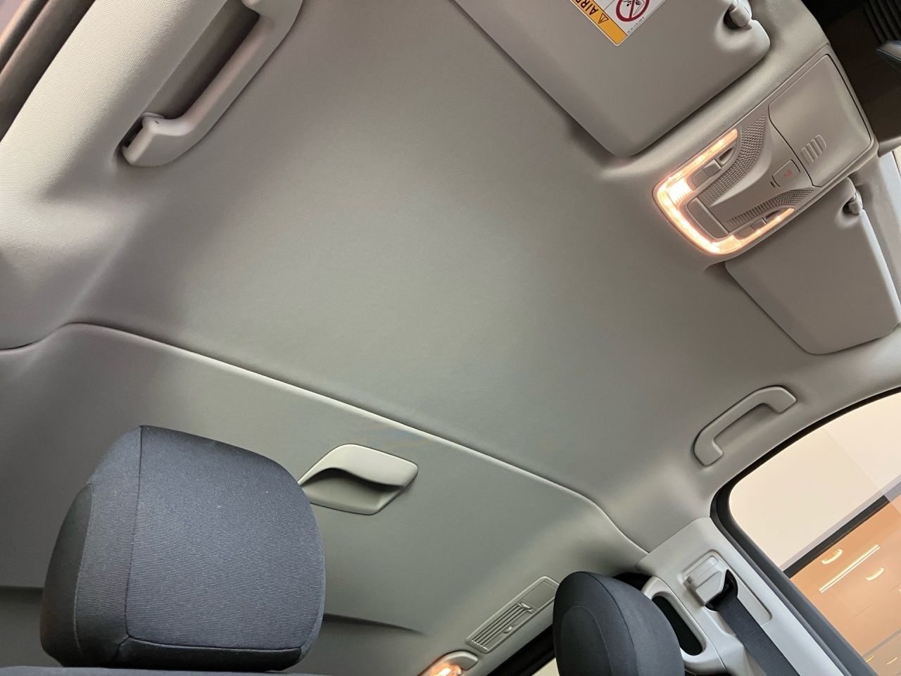 Fahrzeugabbildung Mercedes-Benz V 250 d STY / L Liegebank LED AHK Allrad Kamera
