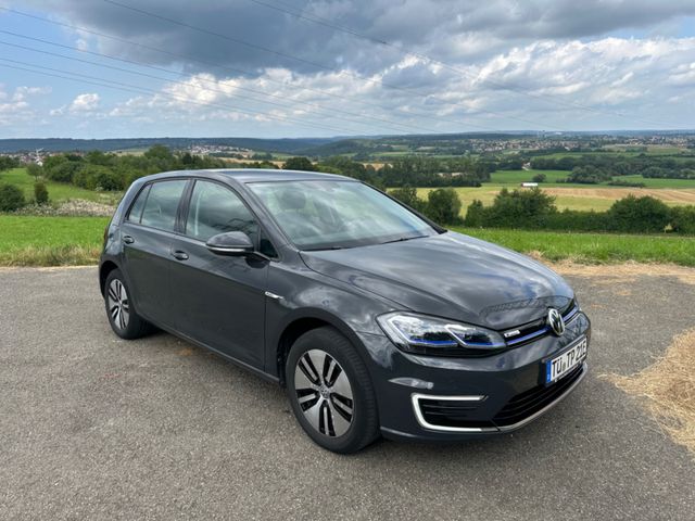 Volkswagen e-Golf  + CCS