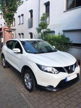 Nissan Qashqai 1.6 dCi DPF 360° 360° - Nissan Qashqai mit Diesel-Antrieb: Navigationssystem, Limousine