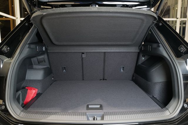Volkswagen Tiguan 1.5eTSI DSG R-Line BlackStyle Pano AHK Le