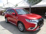 Mitsubishi Outlander PHEV Plus Spirit 4WD LED Navi Kamera - Mitsubishi Outlander: Plus Spirit