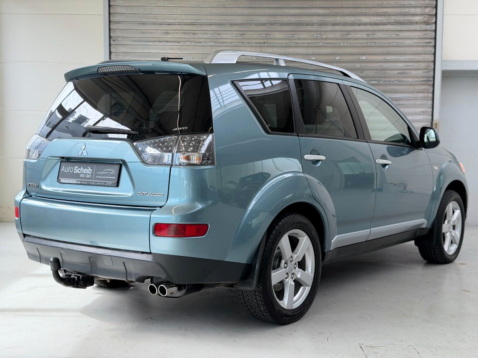 Mitsubishi Outlander 2.2 DI-D 156 ch • 4WD • 7 places • Cuir • Toit ouvrant • Caméra