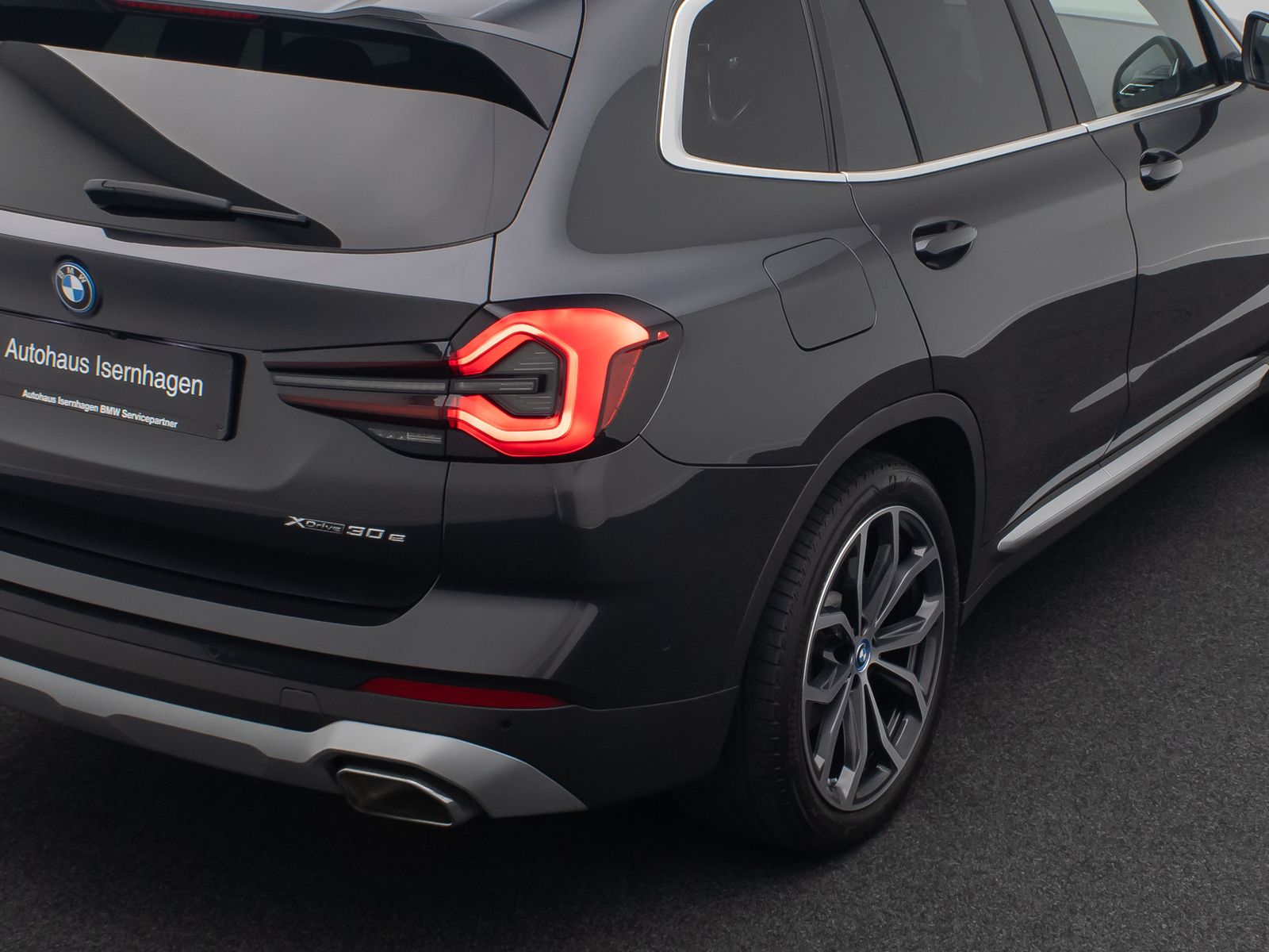 Fahrzeugabbildung BMW X3 xD30e Leder HUD DAB Kamera Laser Sport 20Zoll