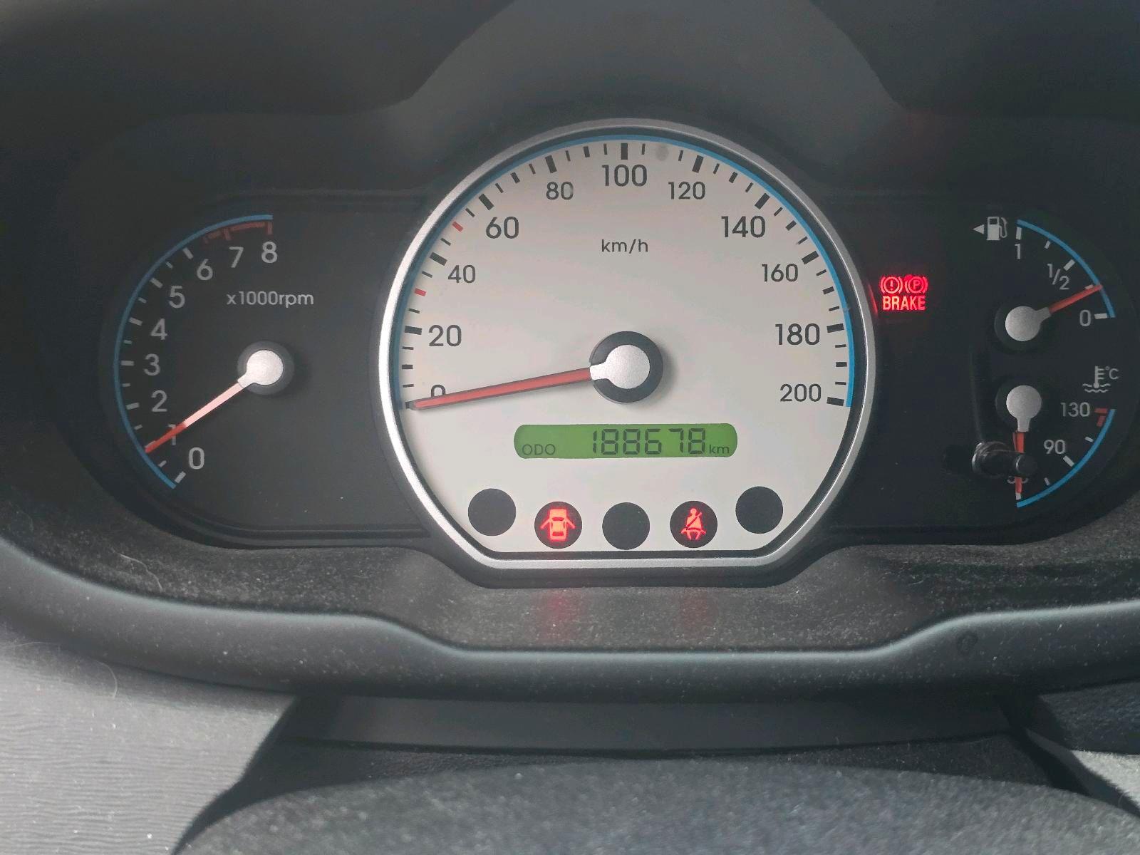 Hyundai i10 2009 — photo 7