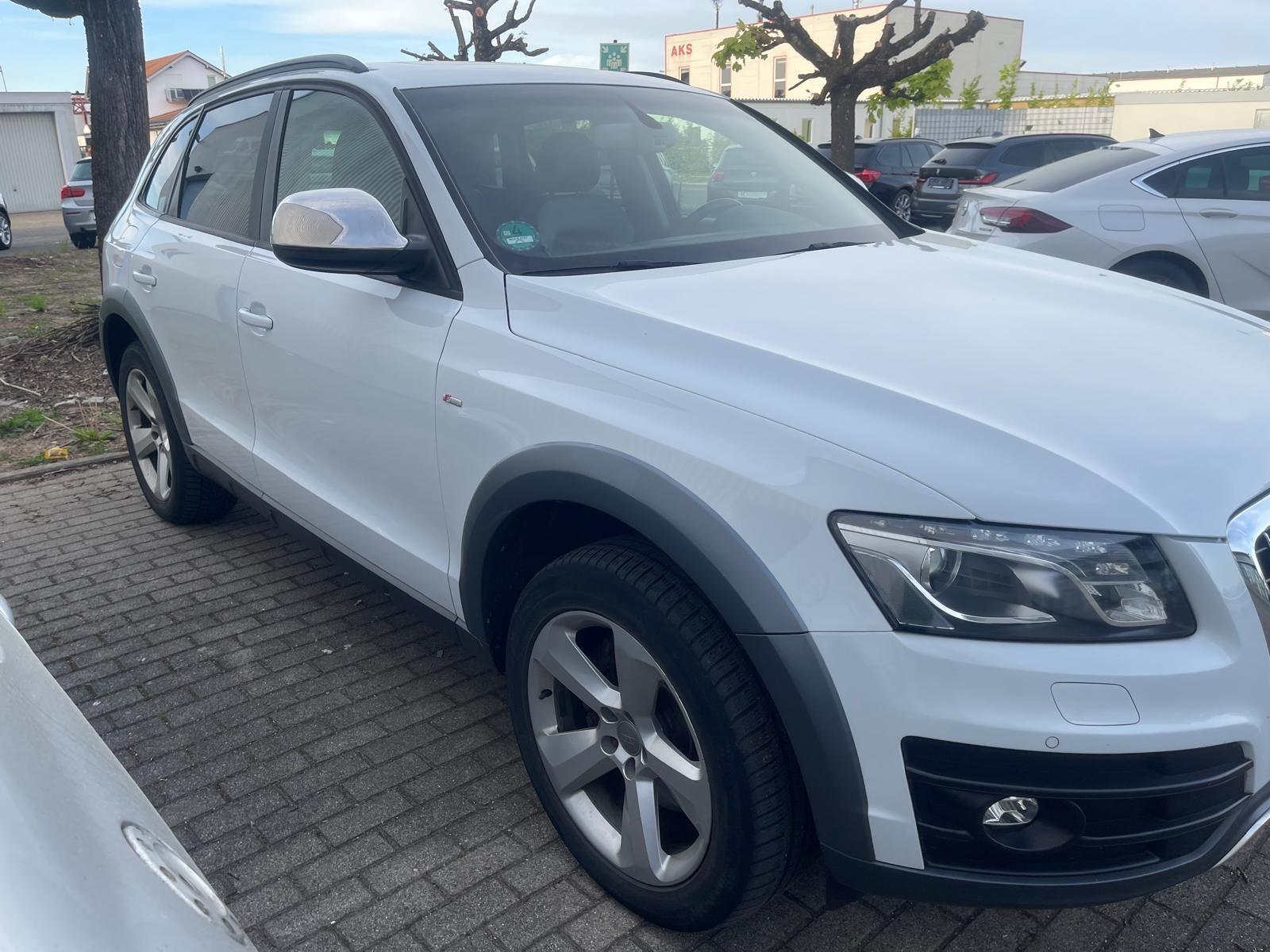 Audi Q5 3.0 TDI Quattro/Pano/Navi/Xenon/AHK/