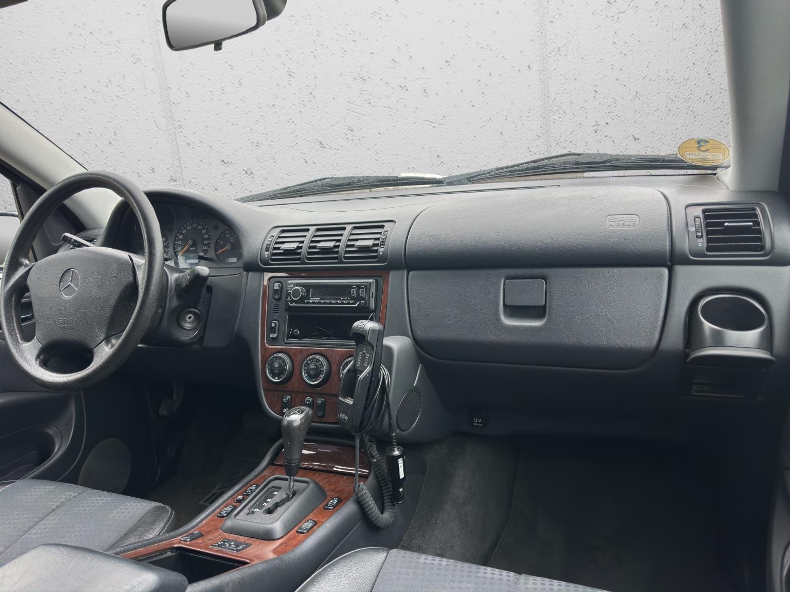Mercedes-Benz ML270 2004 — photo 18