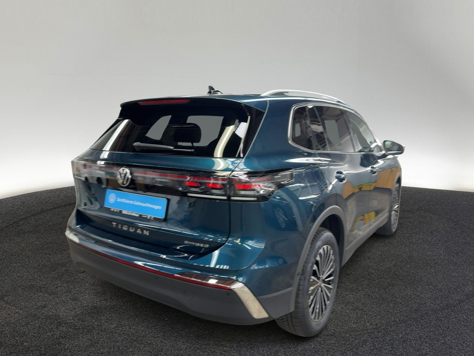 Volkswagen Tiguan Elegance 1.5 eHybrid LED TRAILER DCC KAM foto 4